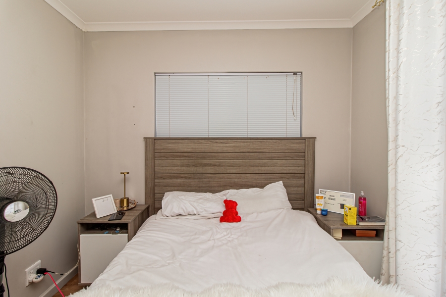 3 Bedroom Property for Sale in Parklands East Western Cape